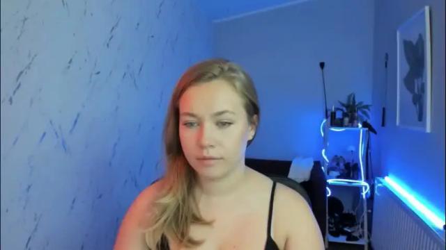 Thumbnail 3, holly_bb95's Stream at Chaturbate, 1 month ago