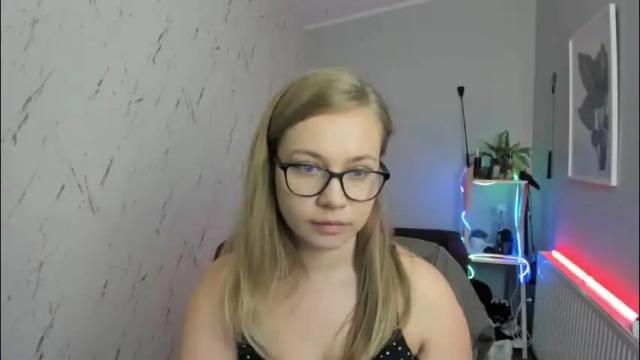 Image 10 of holly_bb95 Stream on Chaturbate on 1 month ago