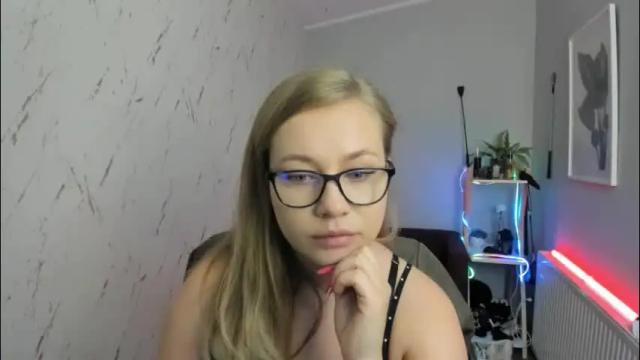 Image 2 of holly_bb95 Stream on Chaturbate on 1 month ago