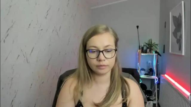 Thumbnail 3, holly_bb95's Stream at Chaturbate, 1 month ago