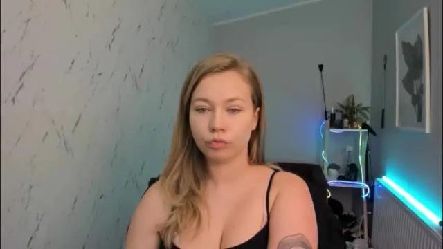 Thumbnail 1, holly_bb95's Stream at Chaturbate, 1 month ago