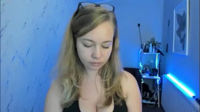 Thumbnail 3, holly_bb95's Stream at Chaturbate, 1 month ago