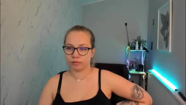 Thumbnail 1, holly_bb95's Stream at Chaturbate, 1 month ago