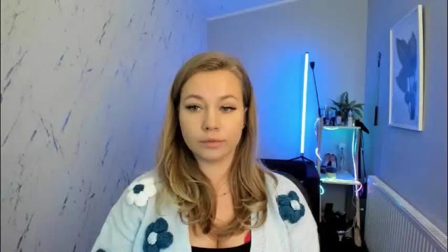 Image 2 of holly_bb95 Stream on Chaturbate on 1 month ago