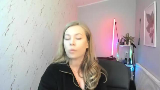 Thumbnail 3, holly_bb95's Stream at Chaturbate, 27 days ago