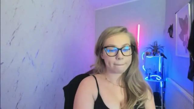 Thumbnail 2, holly_bb95's Stream at Chaturbate, 1 day ago