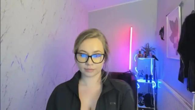 Thumbnail 2, holly_bb95's Stream at Chaturbate, 1 month ago