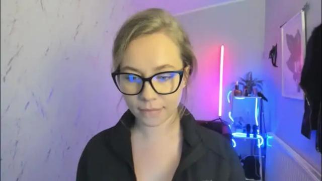 Thumbnail 3, holly_bb95's Stream at Chaturbate, 1 month ago