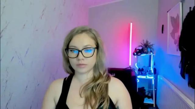 Image 7 of holly_bb95 Stream on Chaturbate on 1 month ago