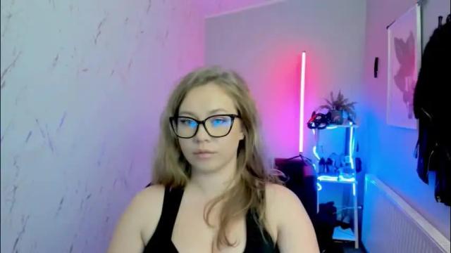 Thumbnail 3, holly_bb95's Stream at Chaturbate, 1 month ago