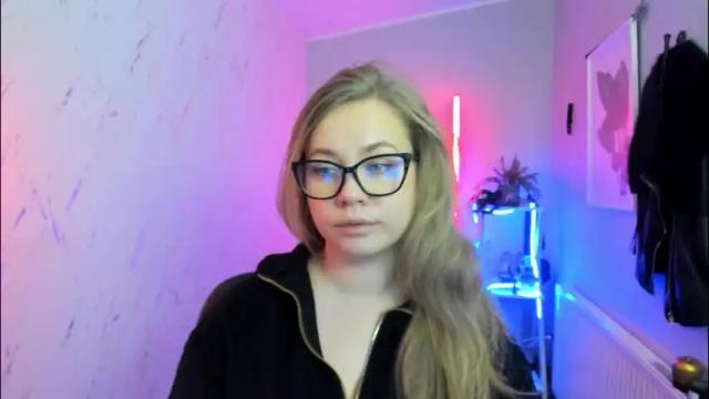 Thumbnail 1, holly_bb95's Stream at Chaturbate, 1 month ago