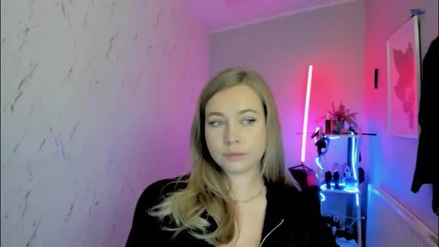 Thumbnail 3, holly_bb95's Stream at Chaturbate, 1 month ago