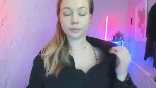 Thumbnail 3, holly_bb95's Stream at Chaturbate, 1 month ago