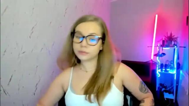 Thumbnail 1, holly_bb95's Stream at Chaturbate, 1 month ago