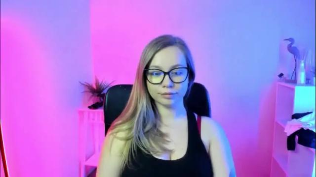 Image 8 of holly_bb95 Stream on Chaturbate on 24 days ago