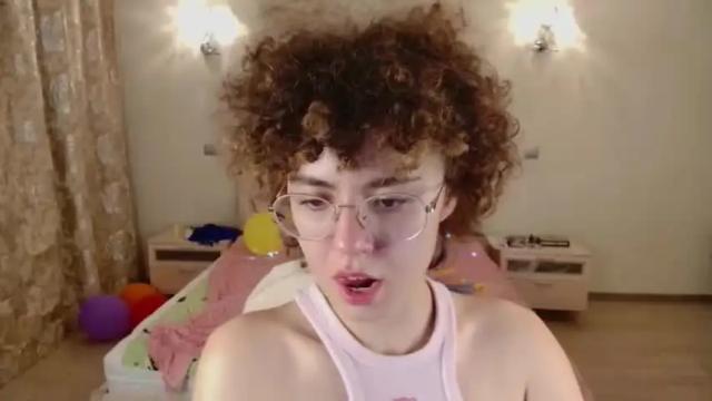 Image 12 of holly_molli Stream on Chaturbate on 21 months ago