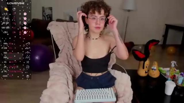 Image 11 of holly_molli Stream on Chaturbate on 20 months ago
