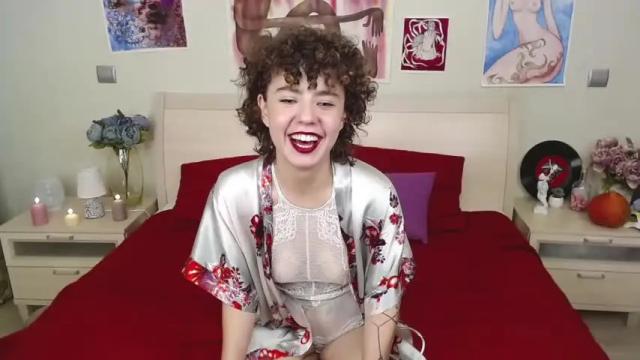 Image 2 of holly_molli Stream on Chaturbate on 20 months ago
