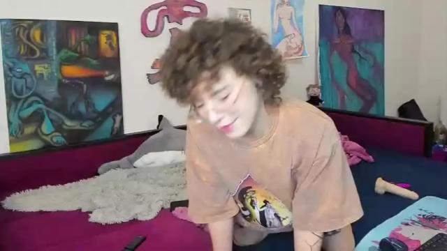 Image 2 of holly_molli Stream on Chaturbate on 19 months ago