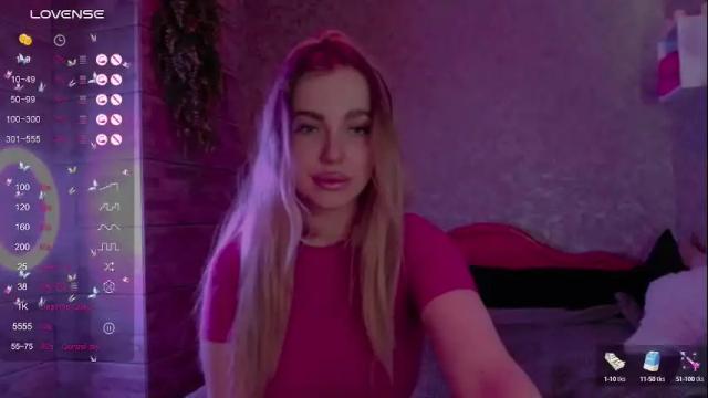 Image 11 of holly_molly8 Stream on Chaturbate on 1 day ago