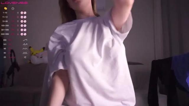Image 11 of holly_rave Stream on Chaturbate on 21 months ago