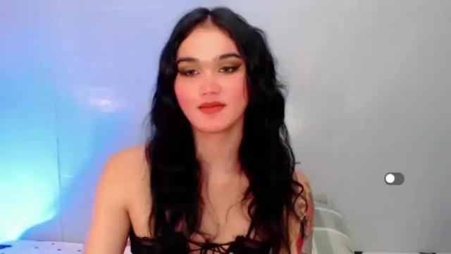 Image 8 of holly_sunshine69 Stream on Chaturbate on 13 months ago