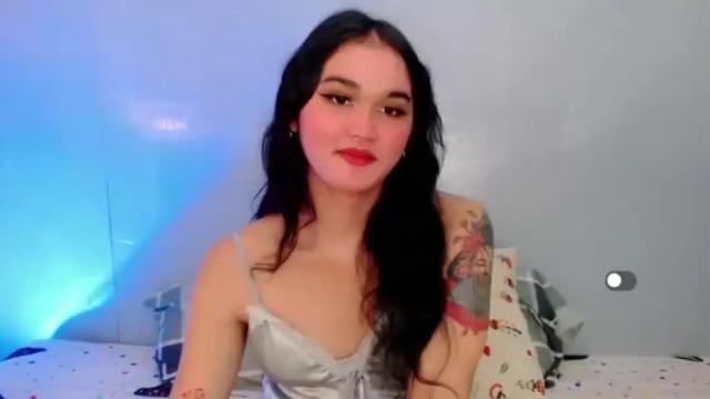 Image 10 of holly_sunshine69 Stream on Chaturbate on 12 months ago