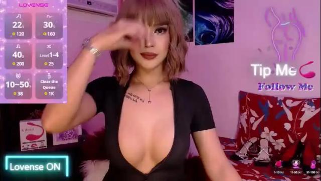 Image 2 of hollydickxxx Stream on Chaturbate on 1 month ago