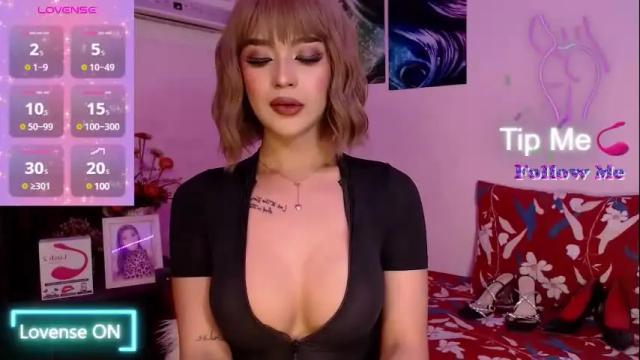 Image 6 of hollydickxxx Stream on Chaturbate on 1 month ago