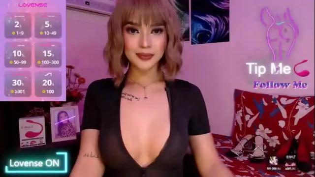 Image 8 of hollydickxxx Stream on Chaturbate on 1 month ago