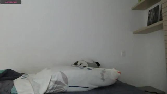 Image 10 of hollykoff Stream on Chaturbate on 19 months ago