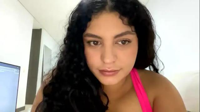 Image 8 of hollykoff Stream on Chaturbate on 7 months ago