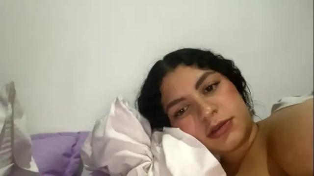 Image 3 of hollykoff Stream on Chaturbate on 7 months ago