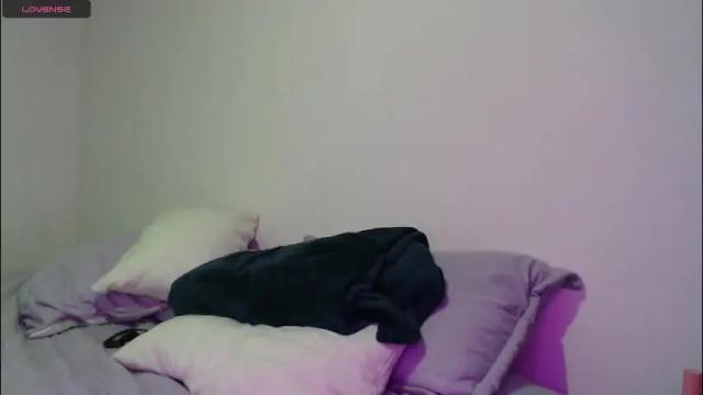 Image 8 of hollykoff Stream on Chaturbate on 5 months ago