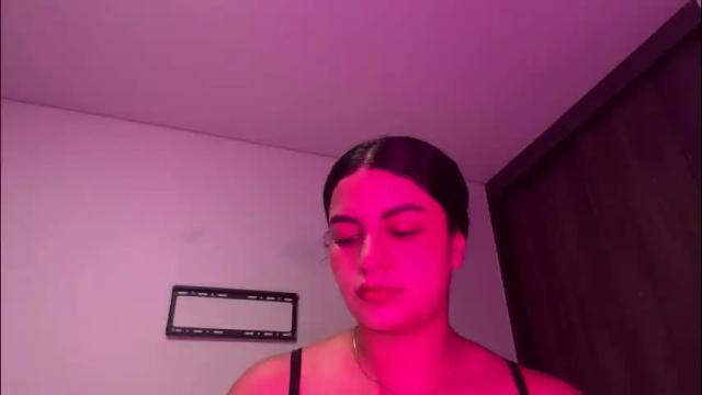 Image 2 of hollykoff Stream on Chaturbate on 25 days ago