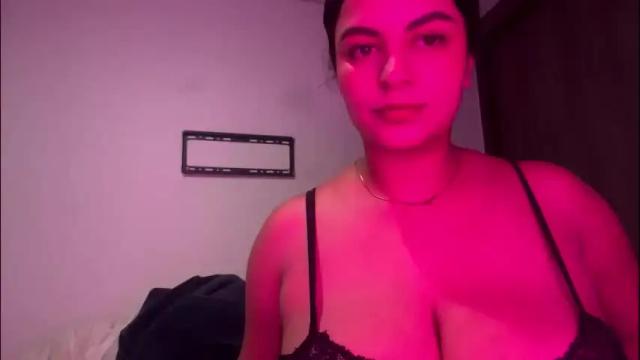 Image 4 of hollykoff Stream on Chaturbate on 25 days ago