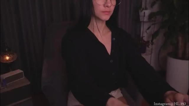 Image 3 of hollylinder_ Stream on Chaturbate on 1 month ago