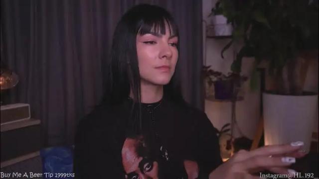 Image 3 of hollylinder_ Stream on Chaturbate on 1 month ago