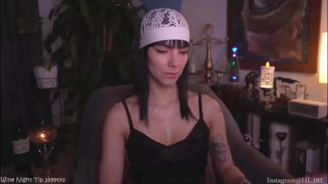 Image 4 of hollylinder_ Stream on Chaturbate on 1 month ago