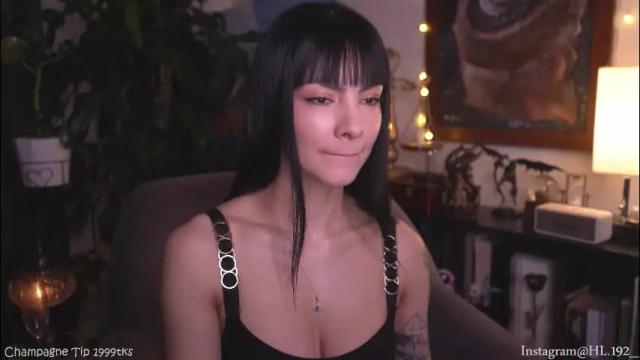 Image 10 of hollylinder_ Stream on Chaturbate on 4 days ago