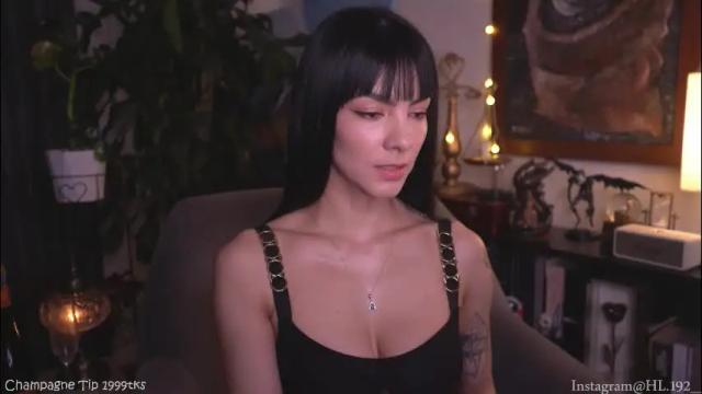 Image 6 of hollylinder_ Stream on Chaturbate on 4 days ago