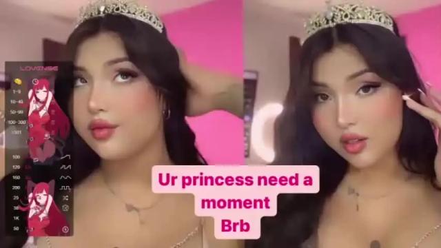 Image 3 of hollyprincess_2 Stream on Chaturbate on 12 months ago