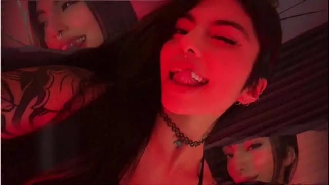 Image 3 of hollyxx_ Stream on Chaturbate on 1 month ago