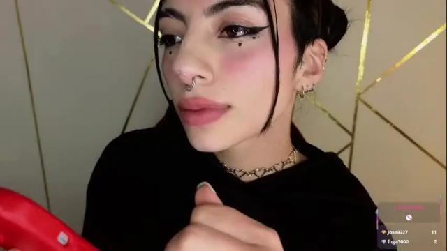 Image 12 of hollyxx_ Stream on Chaturbate on 1 month ago