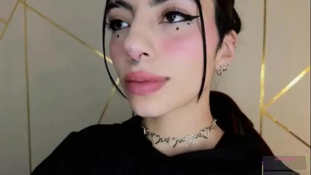 Image 4 of hollyxx_ Stream on Chaturbate on 1 month ago