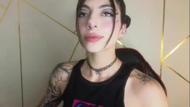 Image 3 of hollyxx_ Stream on Chaturbate on 1 month ago