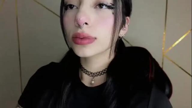 Image 2 of hollyxx_ Stream on Chaturbate on 4 months ago
