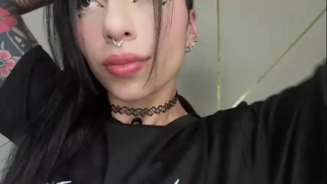 Image 4 of hollyxx_ Stream on Chaturbate on 3 months ago