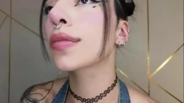 Image 8 of hollyxx_ Stream on Chaturbate on 3 months ago