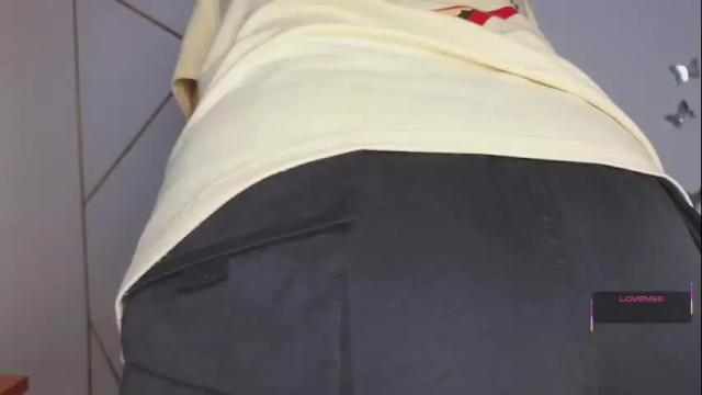 Image 2 of hollyxx_ Stream on Chaturbate on 2 months ago